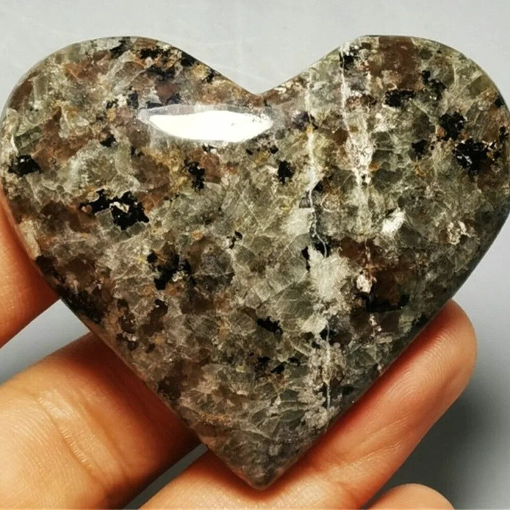 Natural Yooperlite Heart Tumbled Stone UV Reactive Sodalite Gemstone Home Decor